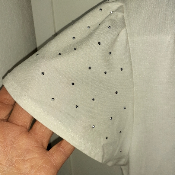 White shirt with silver sparkles, faux fur, womens size small - Picture 8 of 11